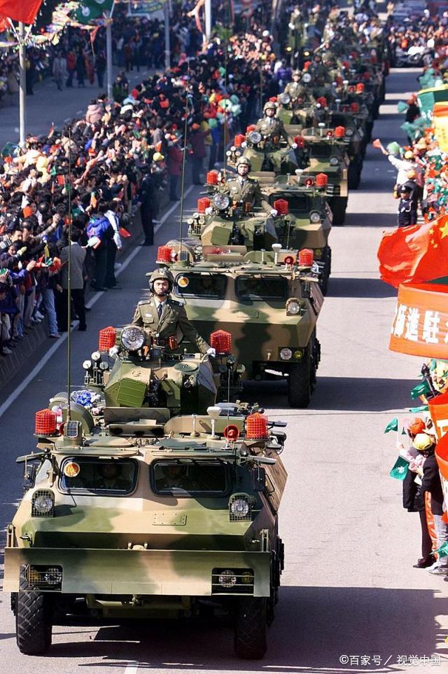 澳门回归祖国19周年,重温解放军驻防历史一刻,依然让人泪流满面